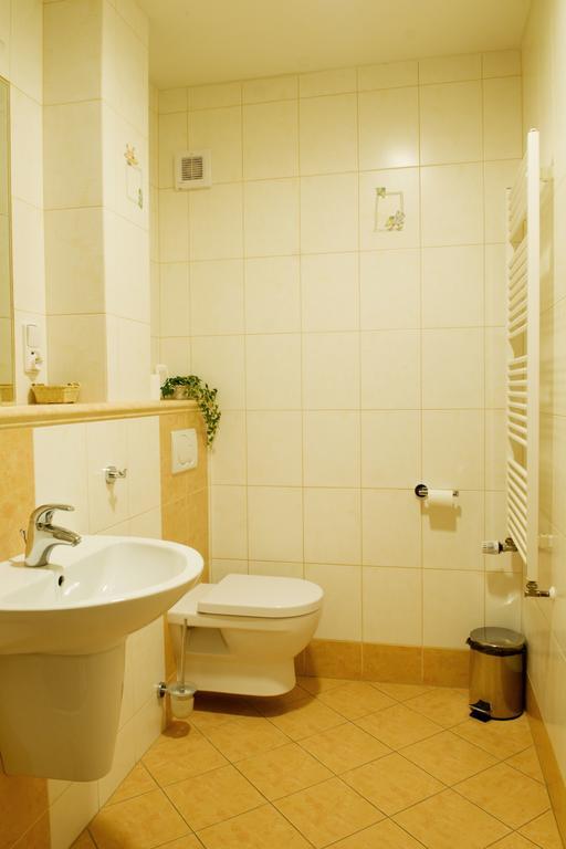 Hotel Bohemia Jicin Phòng bức ảnh